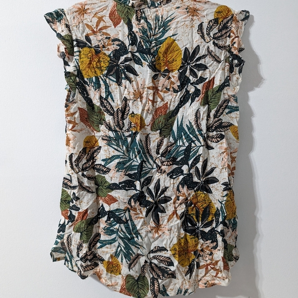 🌸 Daniel Rainn Flutter Sleeve Blouse Floral Size S NWT STITCH FIX - Picture 5 of 9